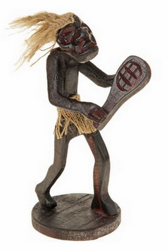 Теннисист - абориген, сувенир из дерева